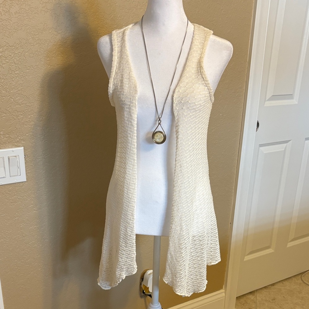 Knitworks Cream Knit Open Vest,‎ Size 14